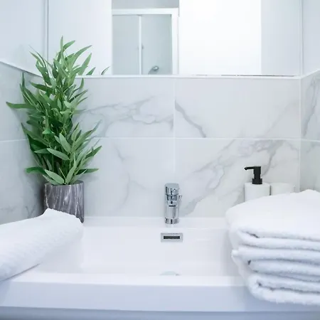 The Anatole - Cosy & Calm Apartment *